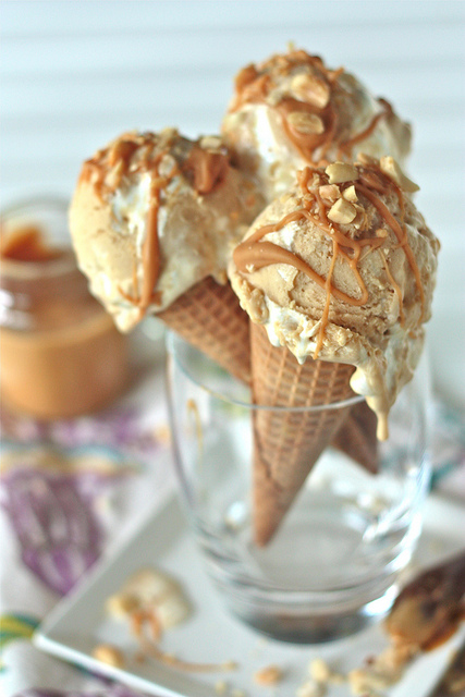 Fluffernutter Peanut Butter Marshmallow Ice Cream with Peanut Butter Magic Shell