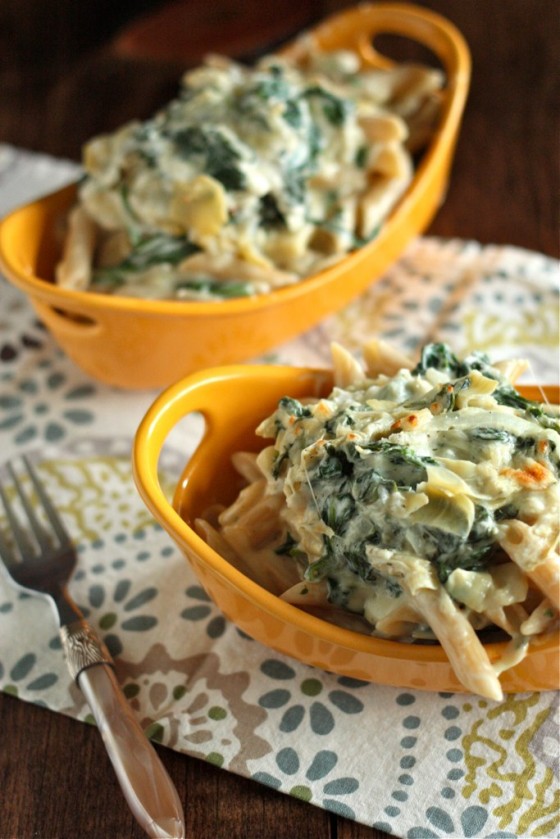 Spinach Artichoke Mac and Cheese - www.countrycleaver.com
