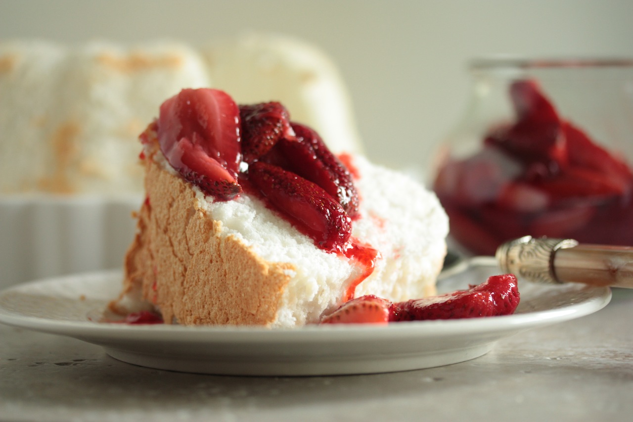 Homemade Angel Food Cake and Strawberry Shortcake - www.countrycleaver.com