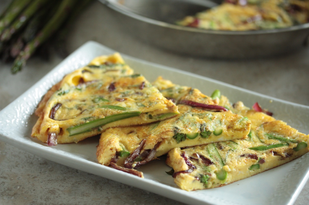 Asparagus and Balsamic Onion Frittata - www.countrycleaver.com