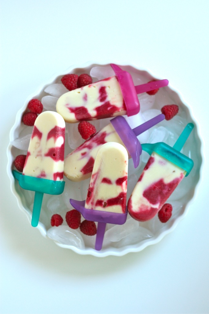 Sweet Cream and Raspberry Pudding Pops - www.countrycleaver.com No Sugar Added, High Protein and only 75 Calories each!