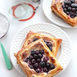 20 Minute Blueberry Cream Cheese Danishes - www.countrycleaver.com These are so simple for breakfast or a weekend brunch! Toast them in your toaster for a quick meal!