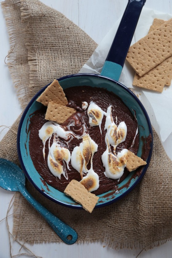 S'mores Skillet Chocolate Dip - www.countrycleaver.com Try this easy, three ingredient s'mores skillet treat when you can't get to a campfire to get your s'mores fix! #smores #chocolate #marshmallow #skillet