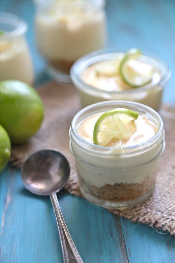 No Bake Key Lime Pies - Mini No Bake Pies that perfect easy summer get together! - www.countrycleaver.com @CountryCleaver