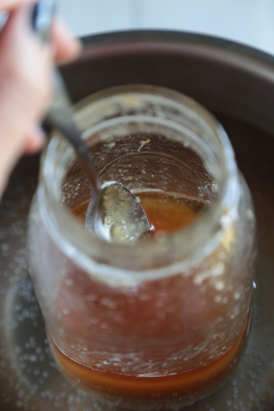 How to Decrystalize Honey - www.countrycleaver. That honey hasn't gone bad, keep it fresh with these steps!