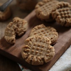 Classic Soft Jif Peanut Butter Cookies - www.countrycleaver.com