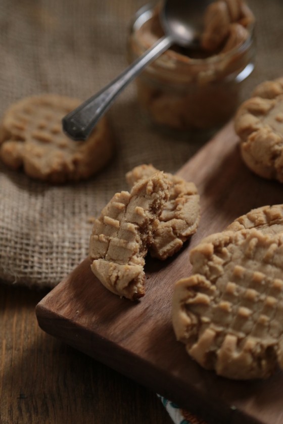 Classic Soft Jif Peanut Butter Cookies - www.countrycleaver.com