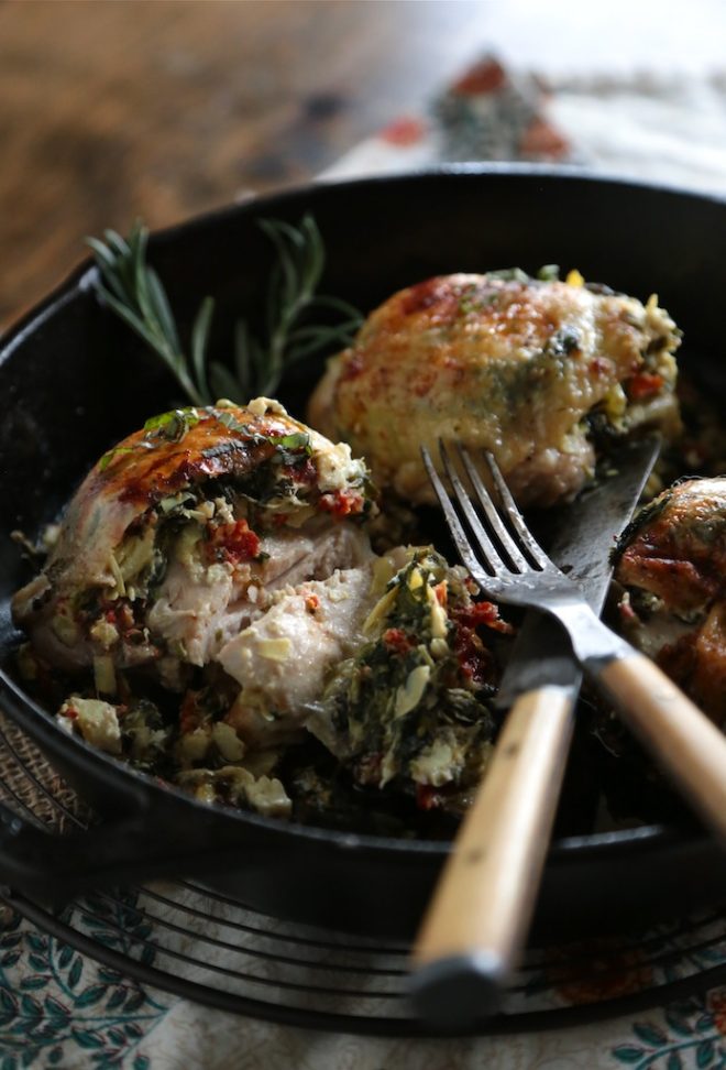 30 Minute Sundried Tomato Spinach Stuffed Chicken Thighs - www.countrycleaver.com