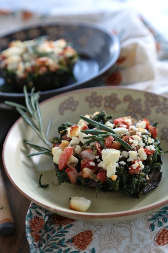 Grilled Spinach and Feta Stuffed Mushrooms - www.countrycleaver.com #vegetarian #gf #glutenfree