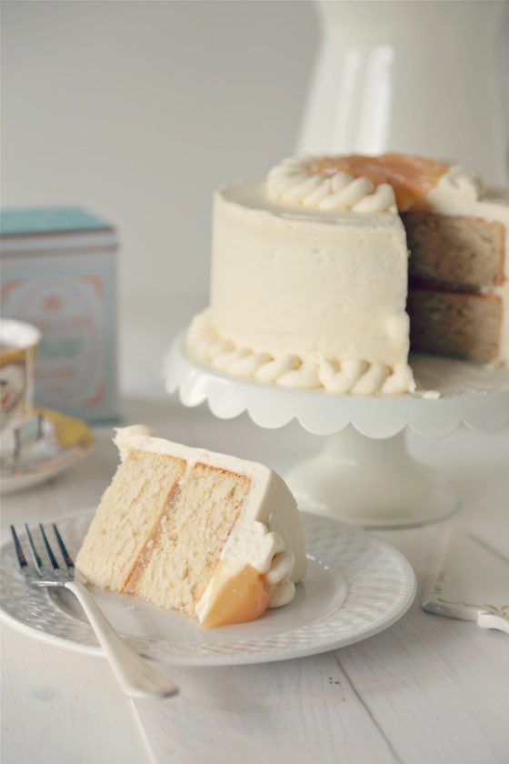 Earl Grey Cake with Vanilla Bean Buttercream - www.countrycleaver.com