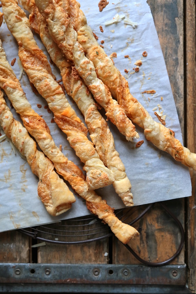 White Cheddar Cheese Sticks - www.countrycleaver.com