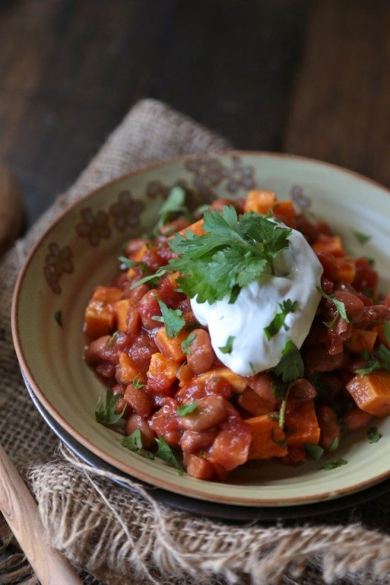 20 Minute Sweet Potato Chili + 15 More Slow Cooker Appetizers for Game Day- www.countrycleaver.com