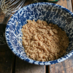 In a pinch? Make your own Brown Sugar in a SNAP!! Get the video instructions NOW! :: www.countrycleaver.com
