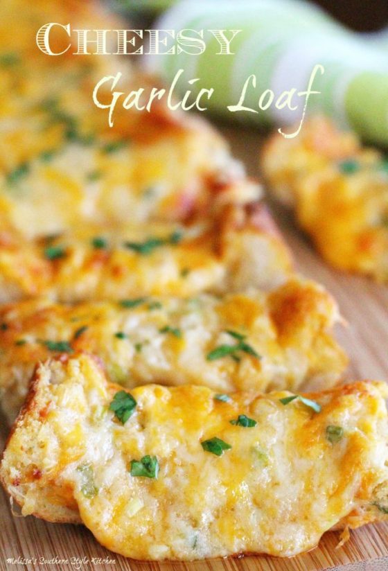 cheesy-garlic-loaf-25-sweet-and-savory-mouthwatering-party-bread-recipes