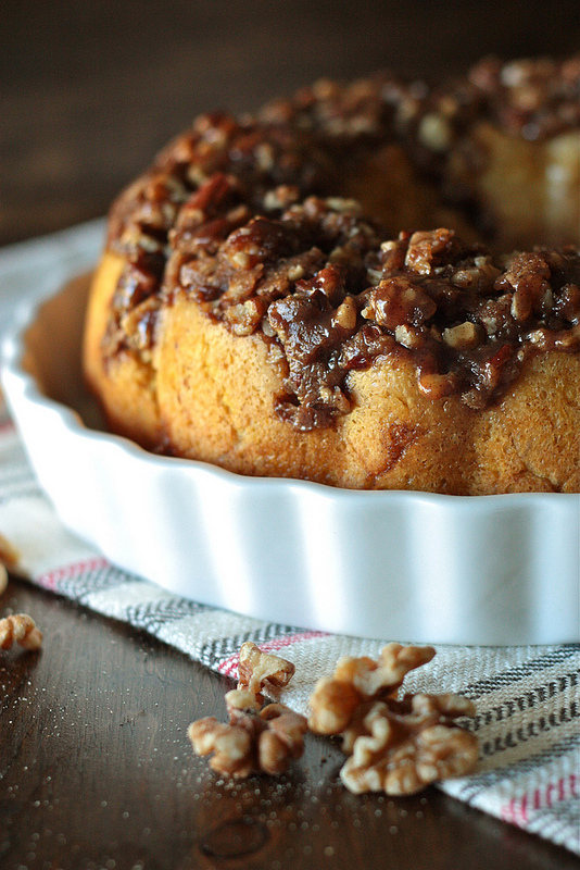 pumpkin-praline-monkey-bread-25-sweet-and-savory-mouthwatering-party-breads