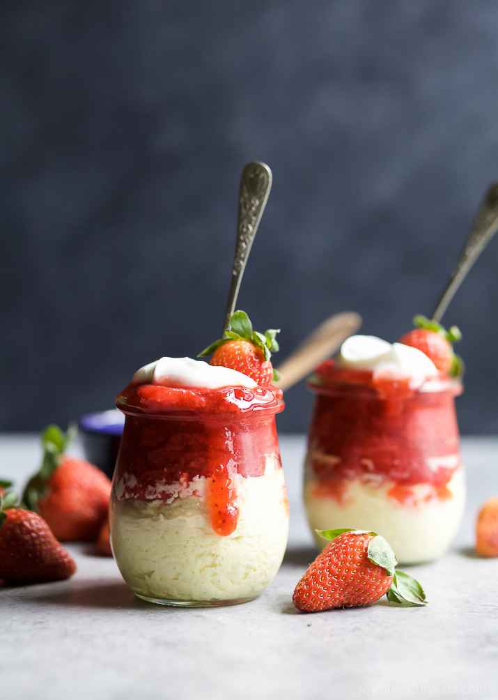 Skinny Cheesecakes with Strawberries + 25 More EPIC desserts in Jars